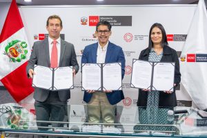 PETROTAL Y MIDIS SUSCRIBEN CONVENIOS PARA TRABAJAR POR LAS POBLACIONES MÁS VULNERABLESDE PUINAHUA