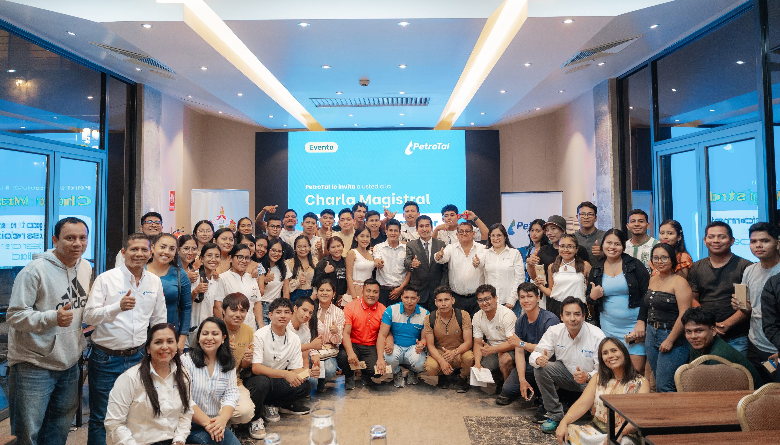 Destacados estudiantes de Puinahua reciben una inspiradora charla de liderazgo