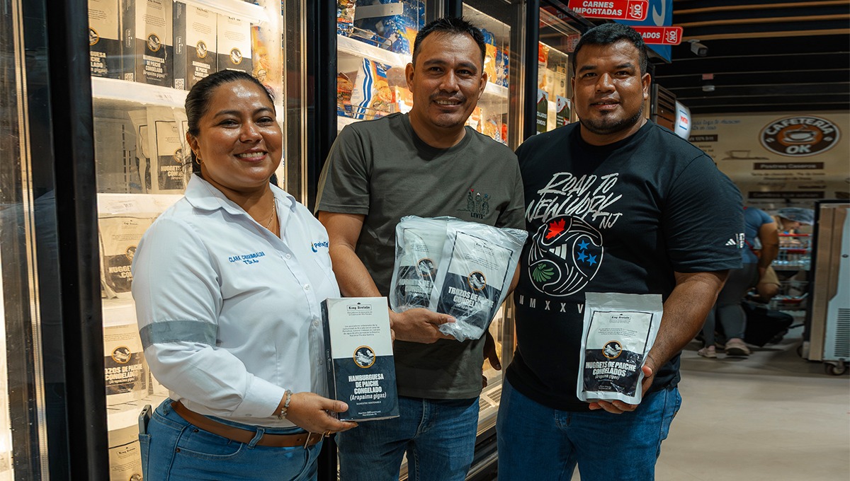 Público de Iquitos degusta y adquiere productos de paiche King Bretaña